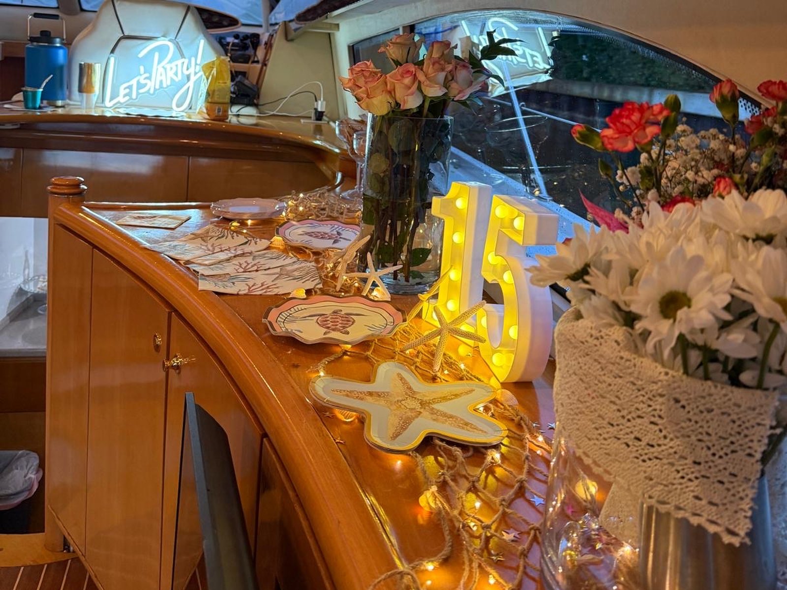 Themed Décor
